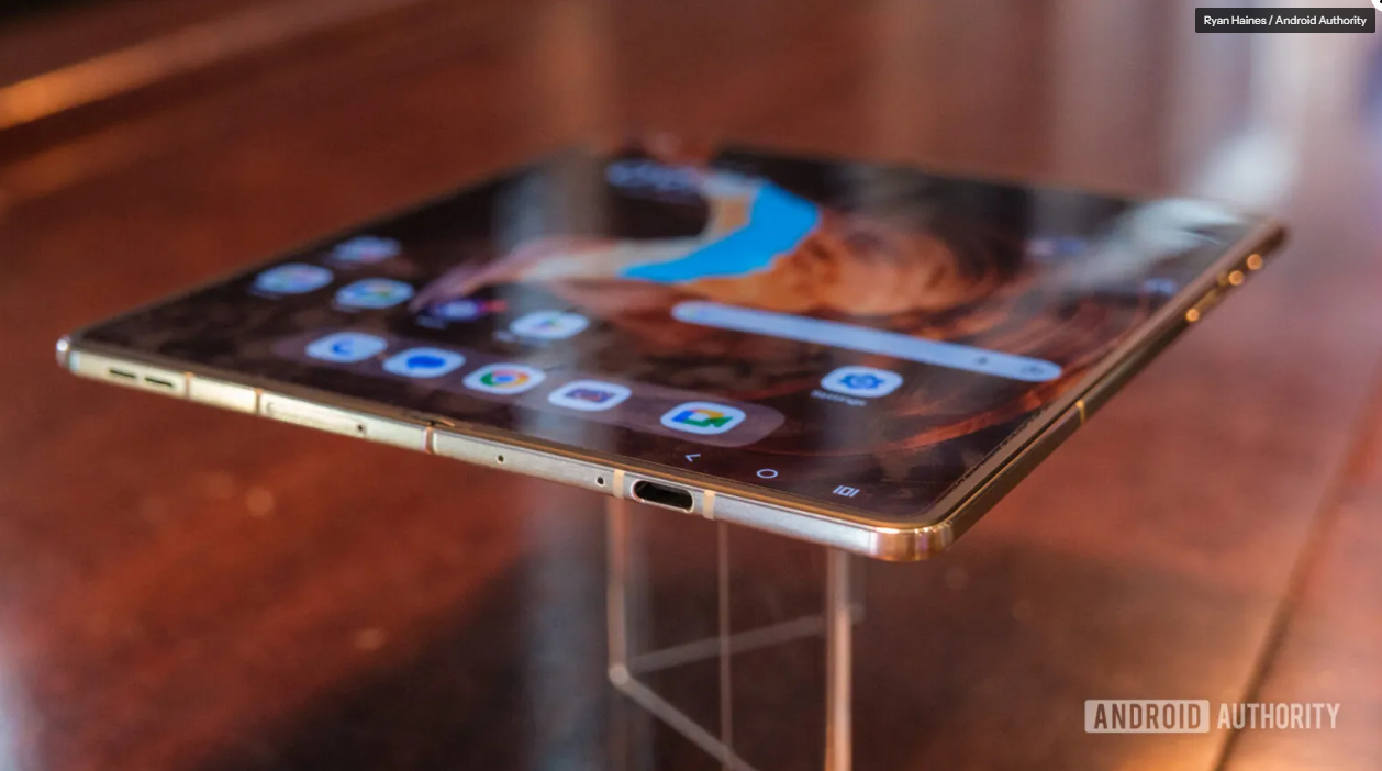 Motorola announced its first book-style foldable phone – Razr Fold
