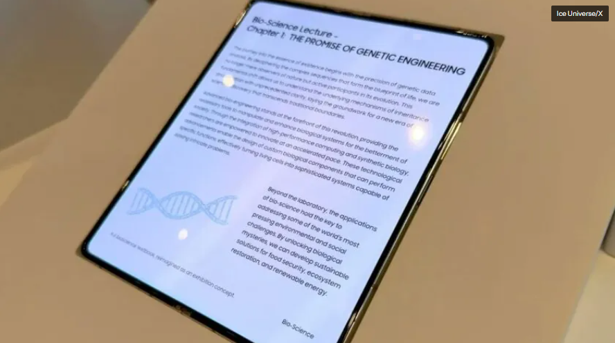 Samsung is showcasing completely crease-free foldable OLED screen