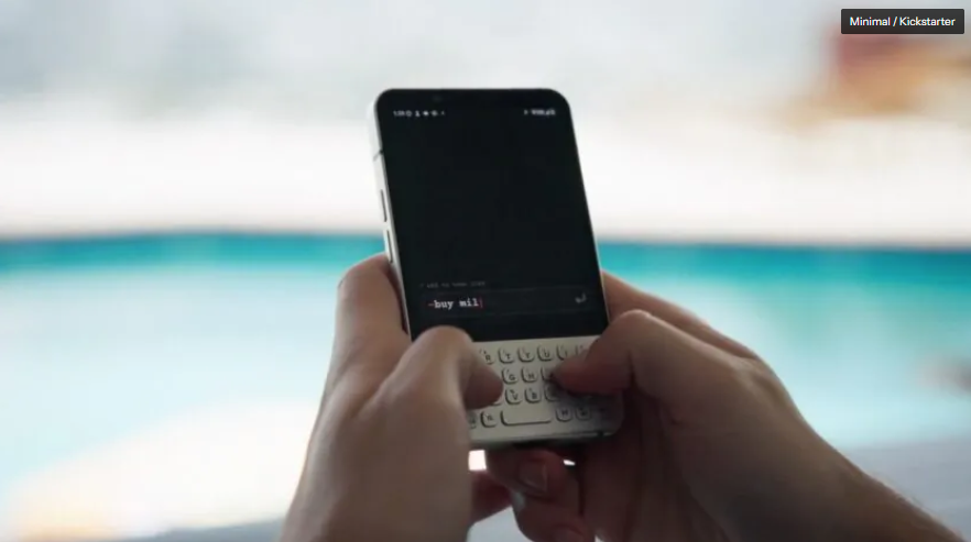 Minimal Phone 2 brings back the physical QWERTY keyboard